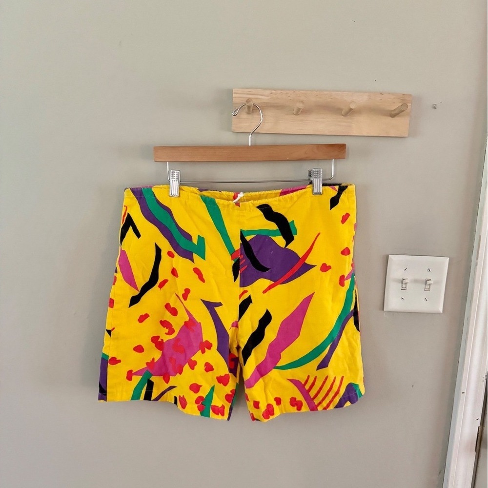 Vintage 80s abstract shorts